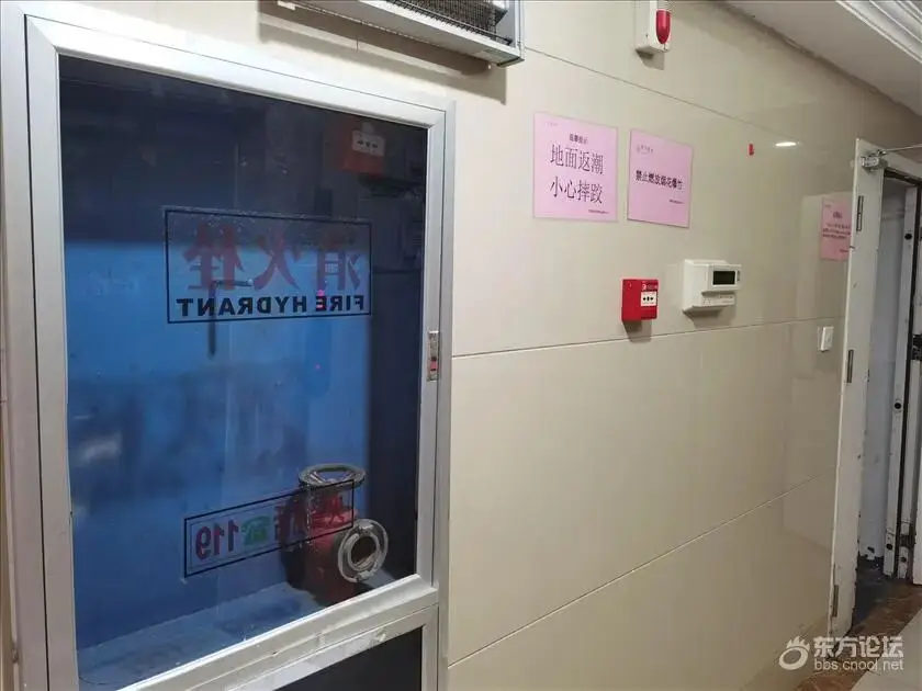 寧波這個(gè)小區(qū)物業(yè)費(fèi)2塊多，管理卻讓人無(wú)奈！消火栓箱子沒(méi)水管帶、電梯臟亂...網(wǎng)友：還是拆遷小區(qū)香